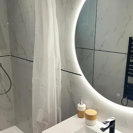 Jolie Apparemment Totalement Neuf Centre Cannes *